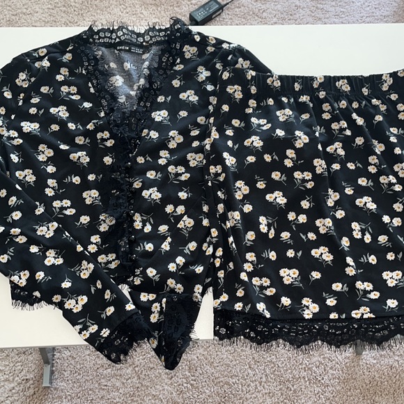 SHEIN Dresses & Skirts - Two piece shein skirt and button up long sleeve floral and lace 💐🖤never worn